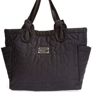 Marc by Marc Jacobs quilted nylon tote bag. Black nylon. 3 interior pockets.